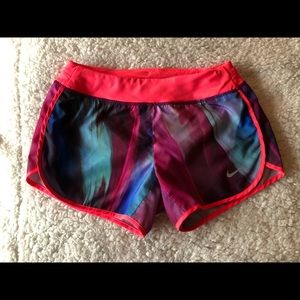 Girls Nike Pro short size M